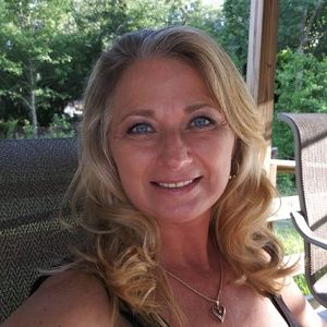 Meet your Posher, Bobbie